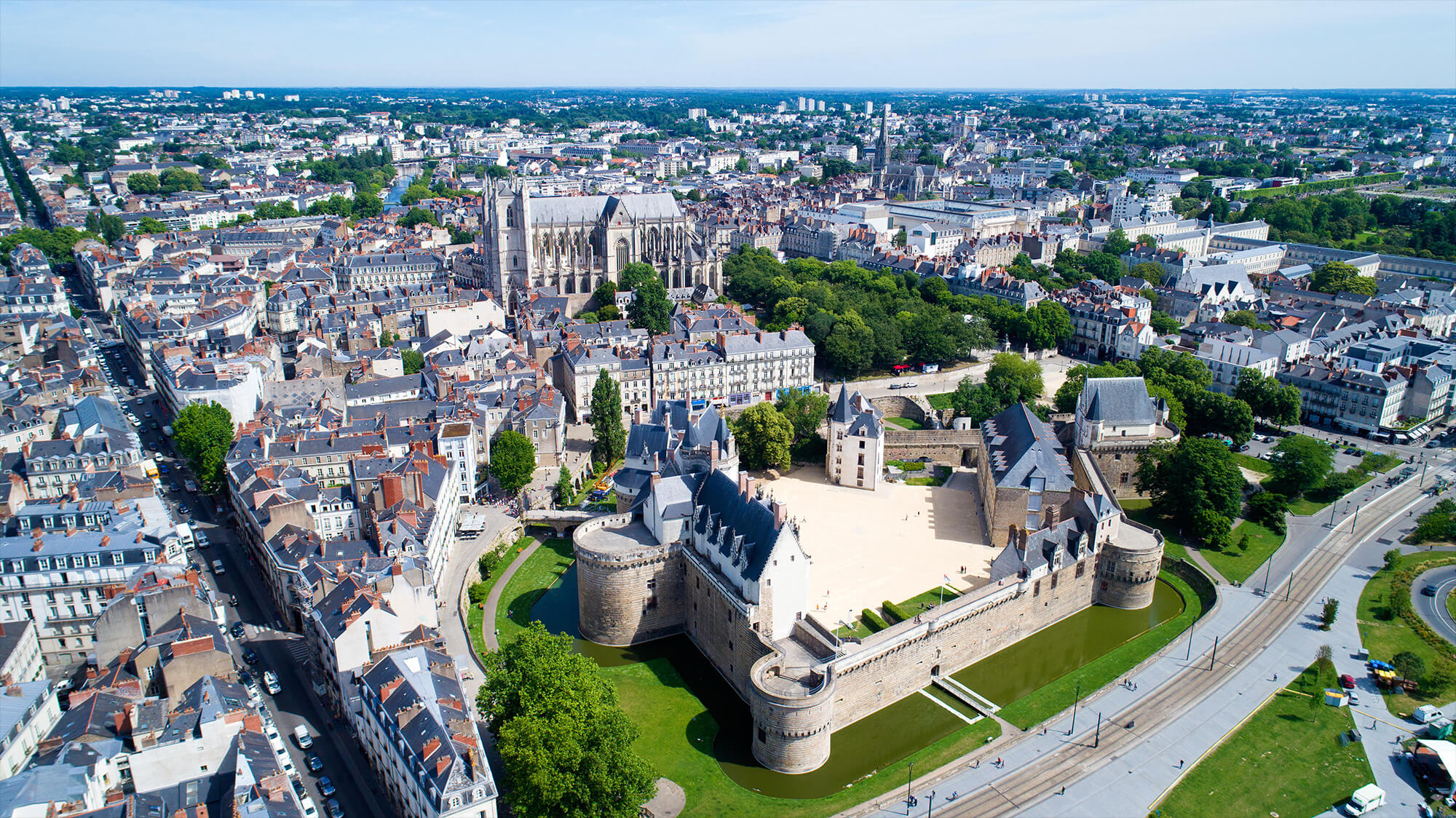 La Loi Pinel. ville de Nantes, le jour