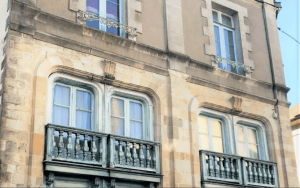 immobilier bretagne-façade immeuble ancien