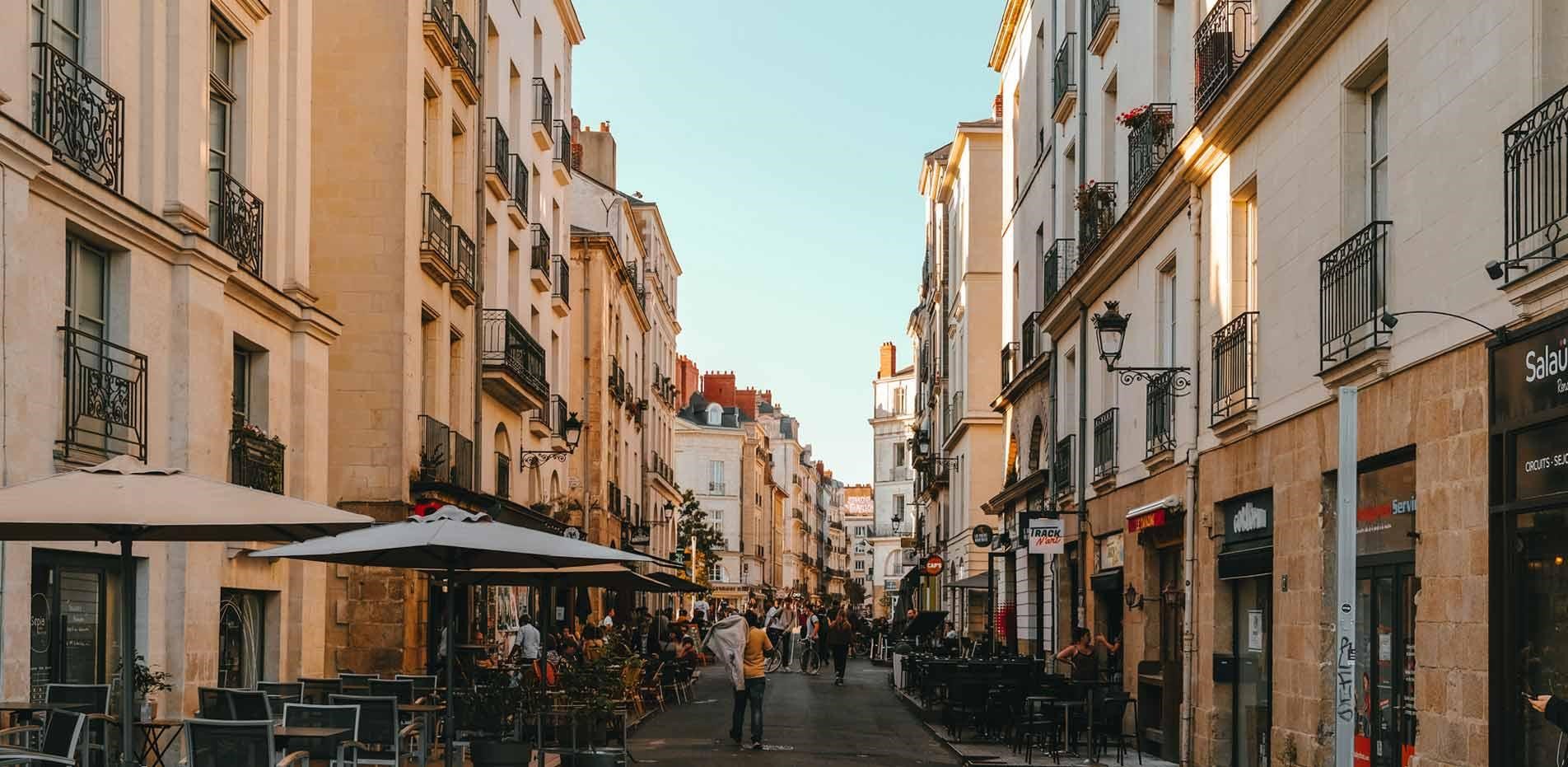 pinel revente- rue commerçante de la ville de Nantes