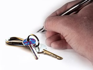 louer sa residence principale-contrat de location-trousseau de clés